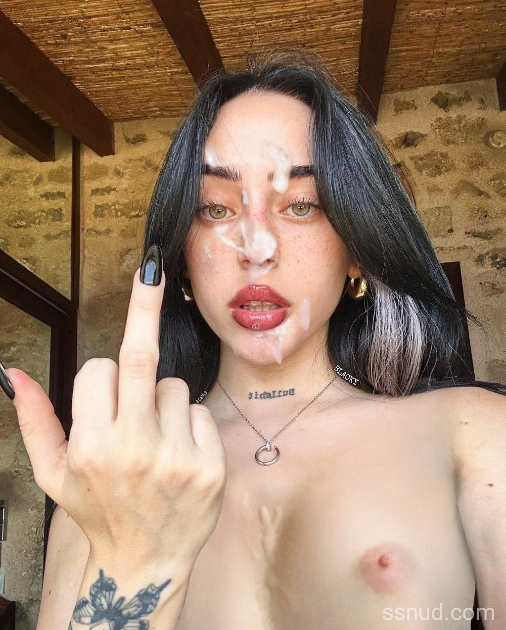 Preview de Nicki Nicole