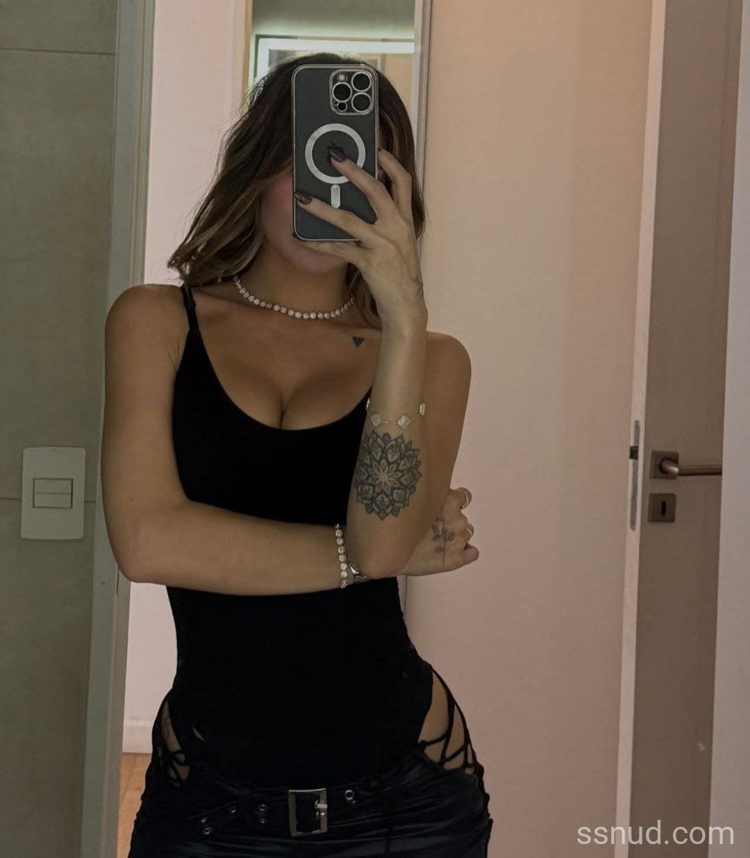 Preview de Sasha Ferro
