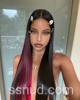 Preview de Emilia Mernes