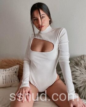 Preview de Emilia Mernes