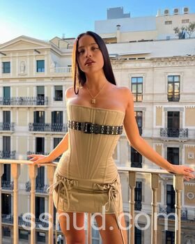 Preview de Emilia Mernes