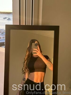 Preview de Sasha Ferro