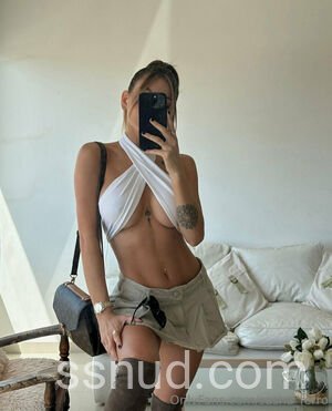 Preview de Sasha Ferro