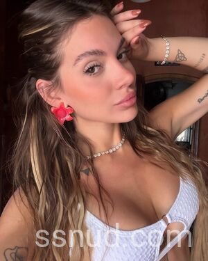 Preview de Sasha Ferro